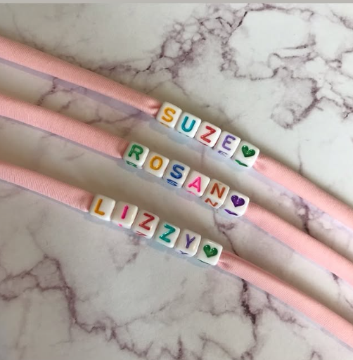 Gepersonaliseerde armband – gekleurde naam